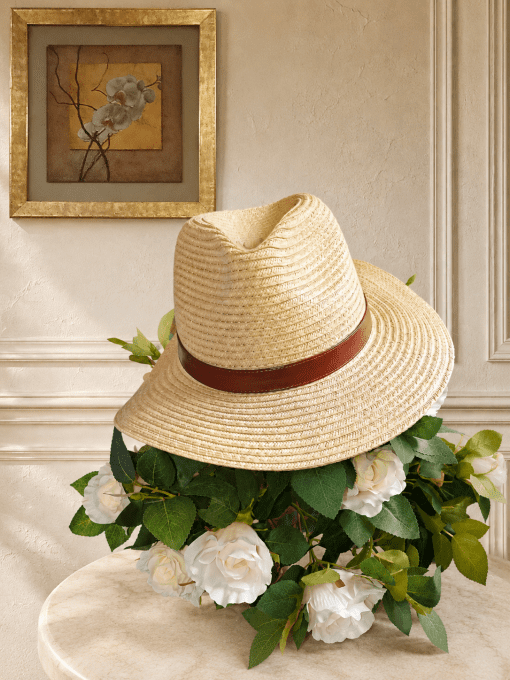 Chapeau en paille tressée 