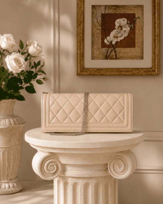 Sac pochette matelassé à chaîne