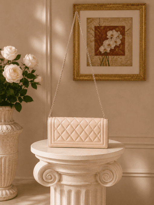 Sac pochette matelassé à chaîne