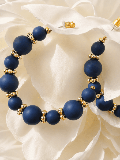 Créoles perlées bleu marine mat – Style Bohème Chic