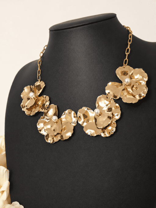 Collier fleurs dorées