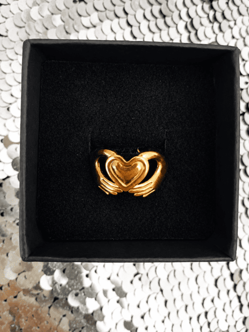 Bague Cœur Mains Dorée
