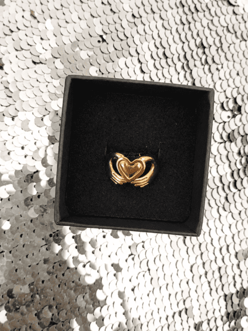 Bague Cœur Mains Dorée