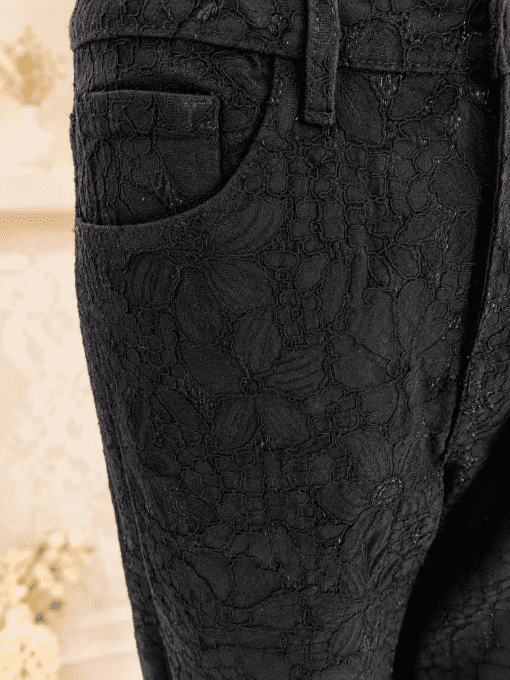 Jean noir effet dentelle